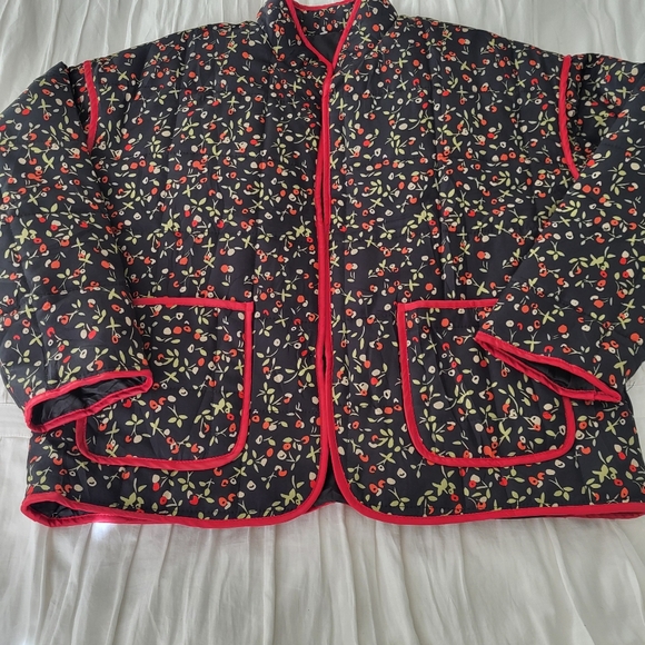 Women's Cropped Puffer Quilted Floral Print Lightweight Jacket - Picture 7 of 8